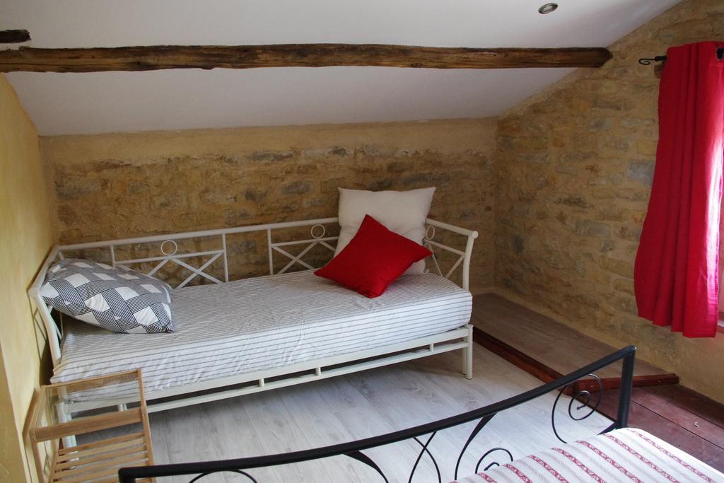 La Prade Basse 82 Bed & Breakfast Saint-Antonin-Noble-Val Room photo